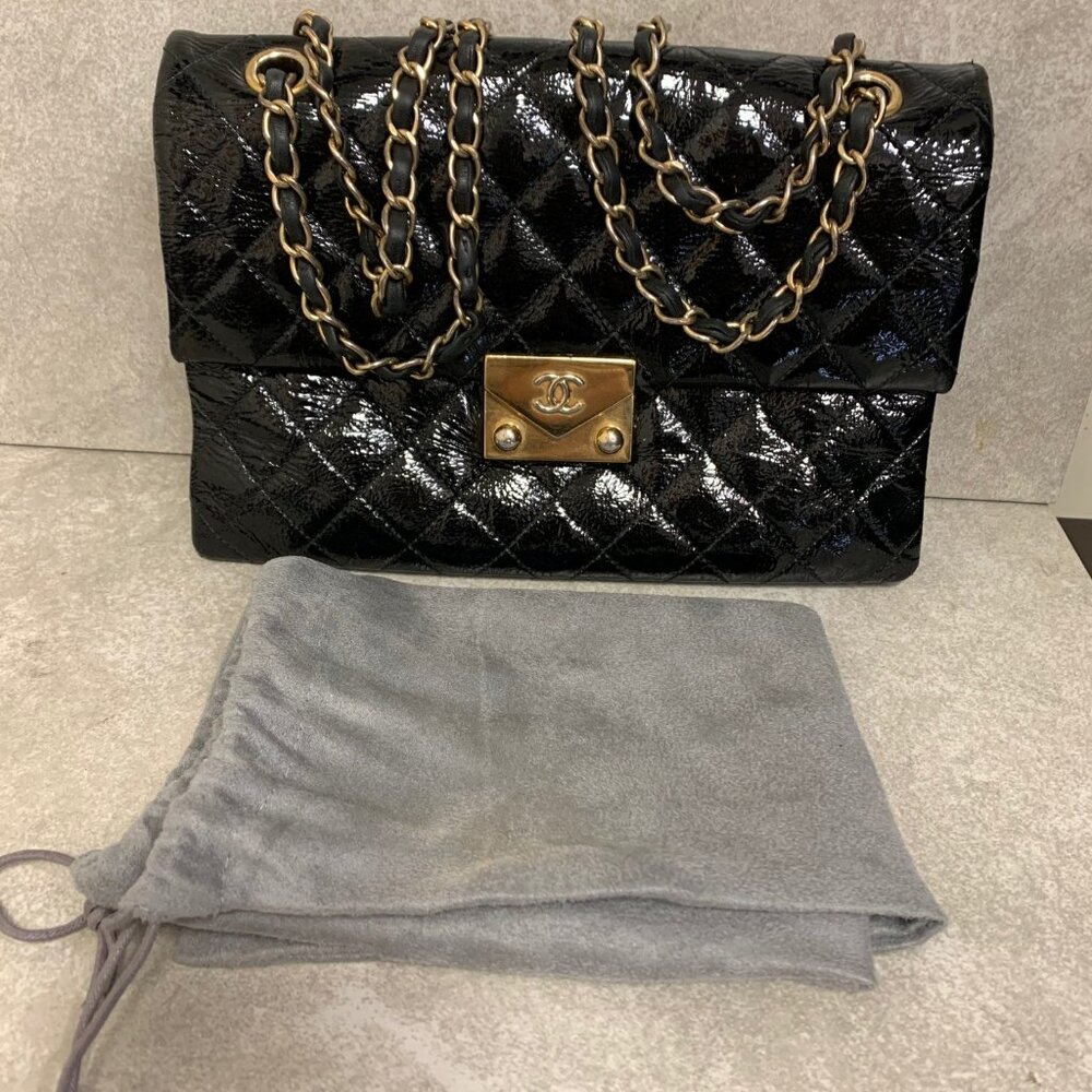 CHANEL PAGODA ACCORDION FLAP BAG QUILTED PATENT LEATHER -- BLACK